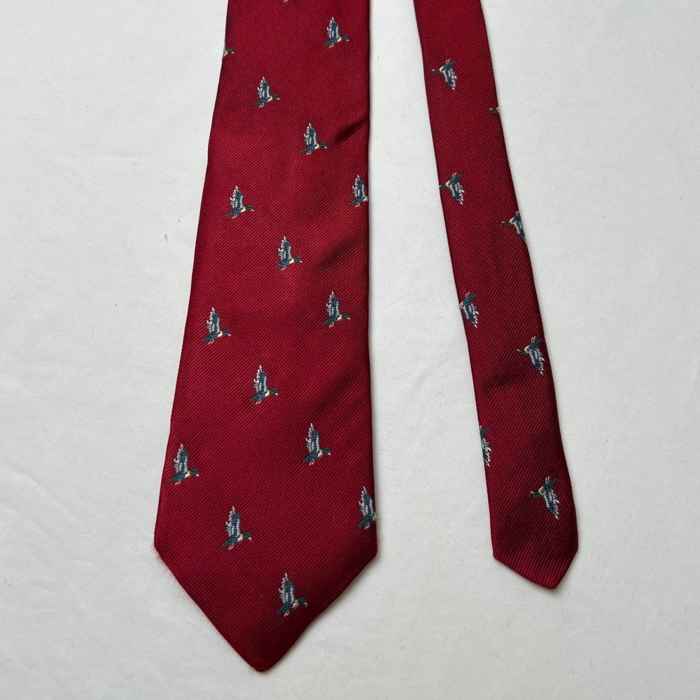 Jos A Bank Vintage Mens Mallard Duck Silk Necktie Burgundy Red Hunting Sporting